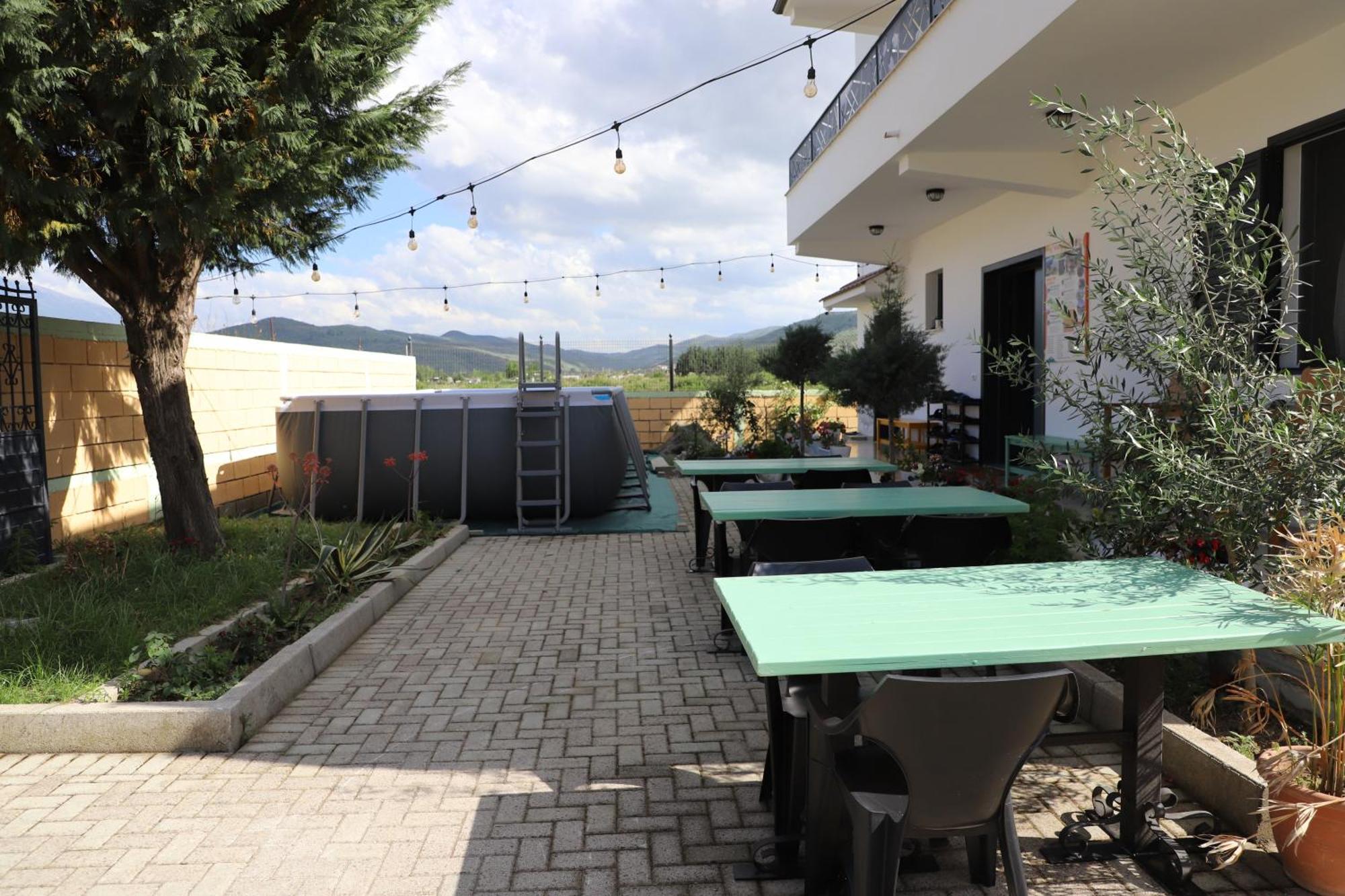 Baza Hostel - Swimming Pool Berat Buitenkant foto