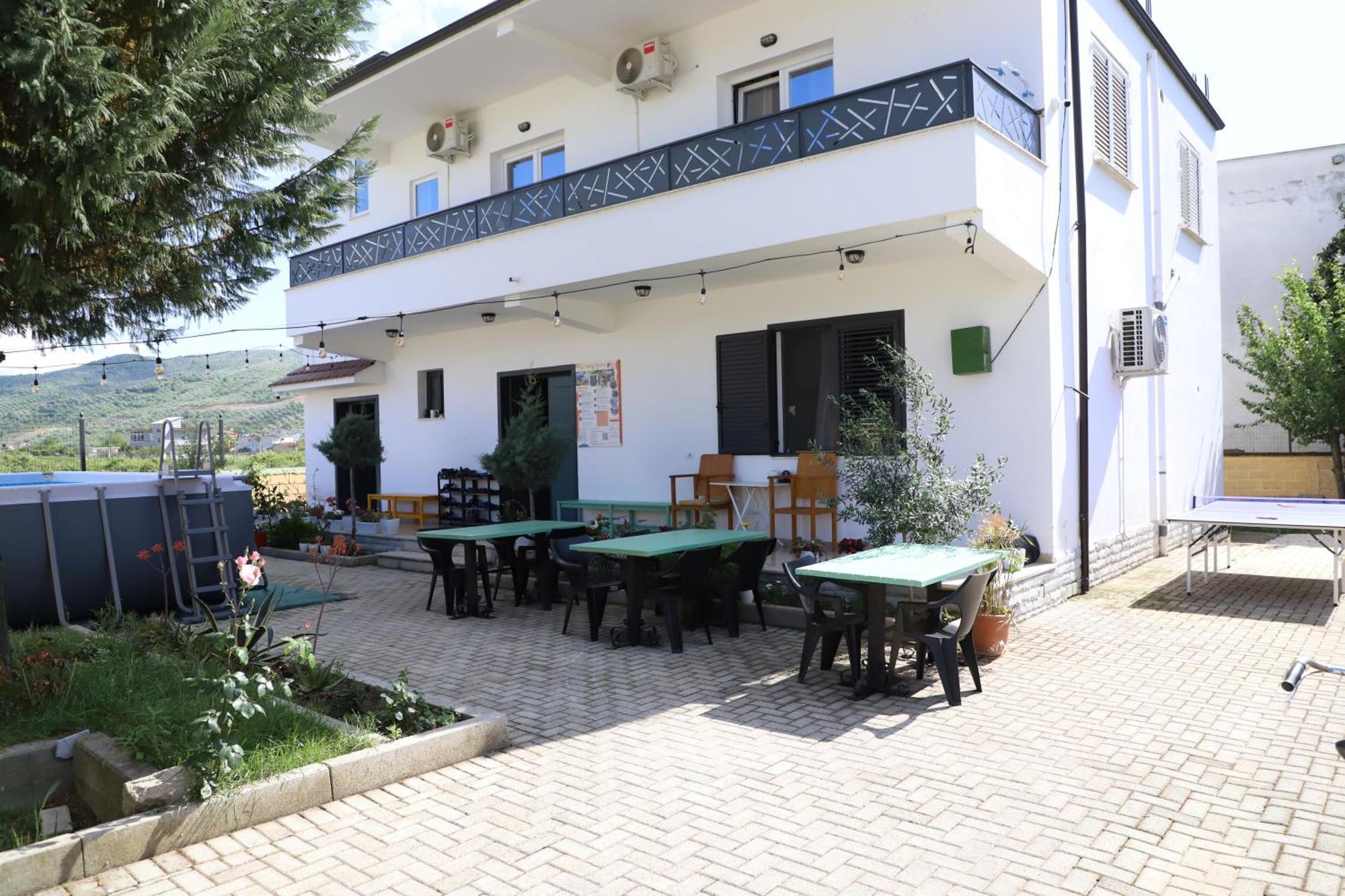 Baza Hostel - Swimming Pool Berat Buitenkant foto